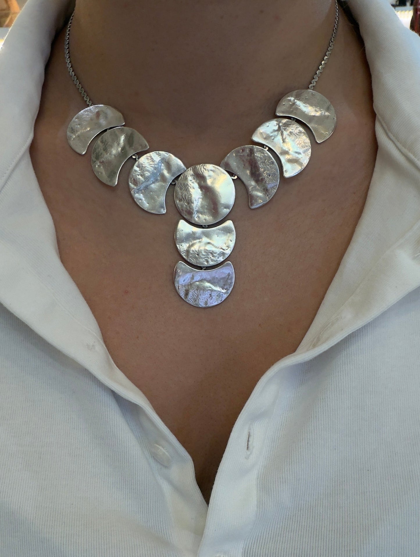 Circle Necklace with Circle Detail (Κολιέ με Στρογγυλή Λεπτομέρεια)