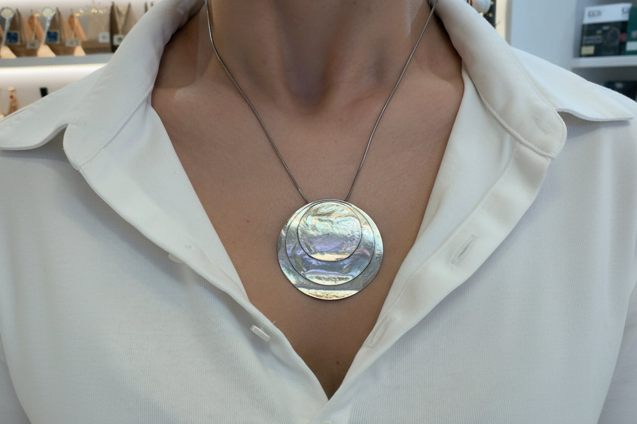 Circle Pendant Long Necklace (Μακρύ κολιέ με στρογγυλό μοτίφ)