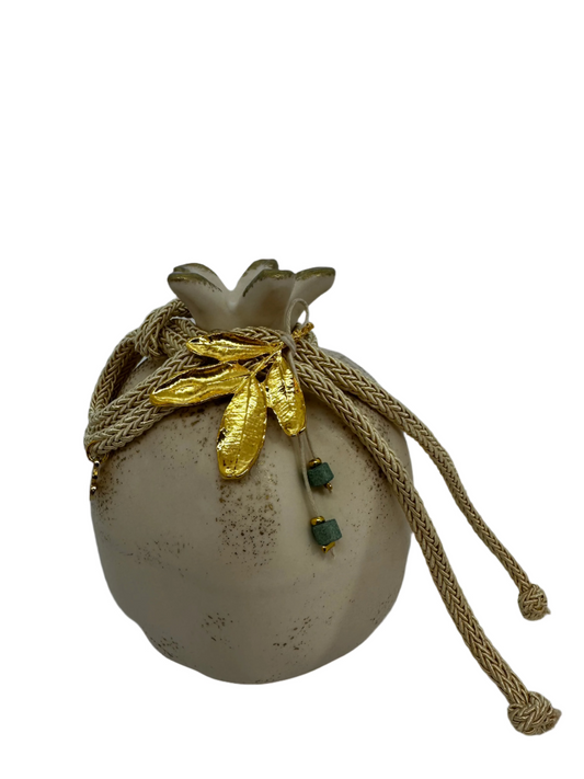 Ρόδι με χρυσή λεπτομέρεια φύλλο ελιάς (Pomegranate with Gold Olive Leaf Detail)