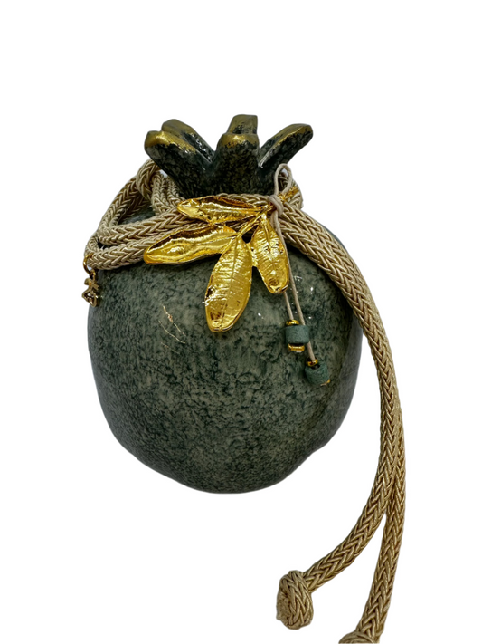 Ρόδι με χρυσή λεπτομέρεια (Pomegranate with Gold Olive Leaf Detail)